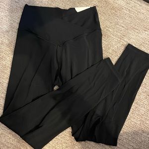 Crossover waist leggings